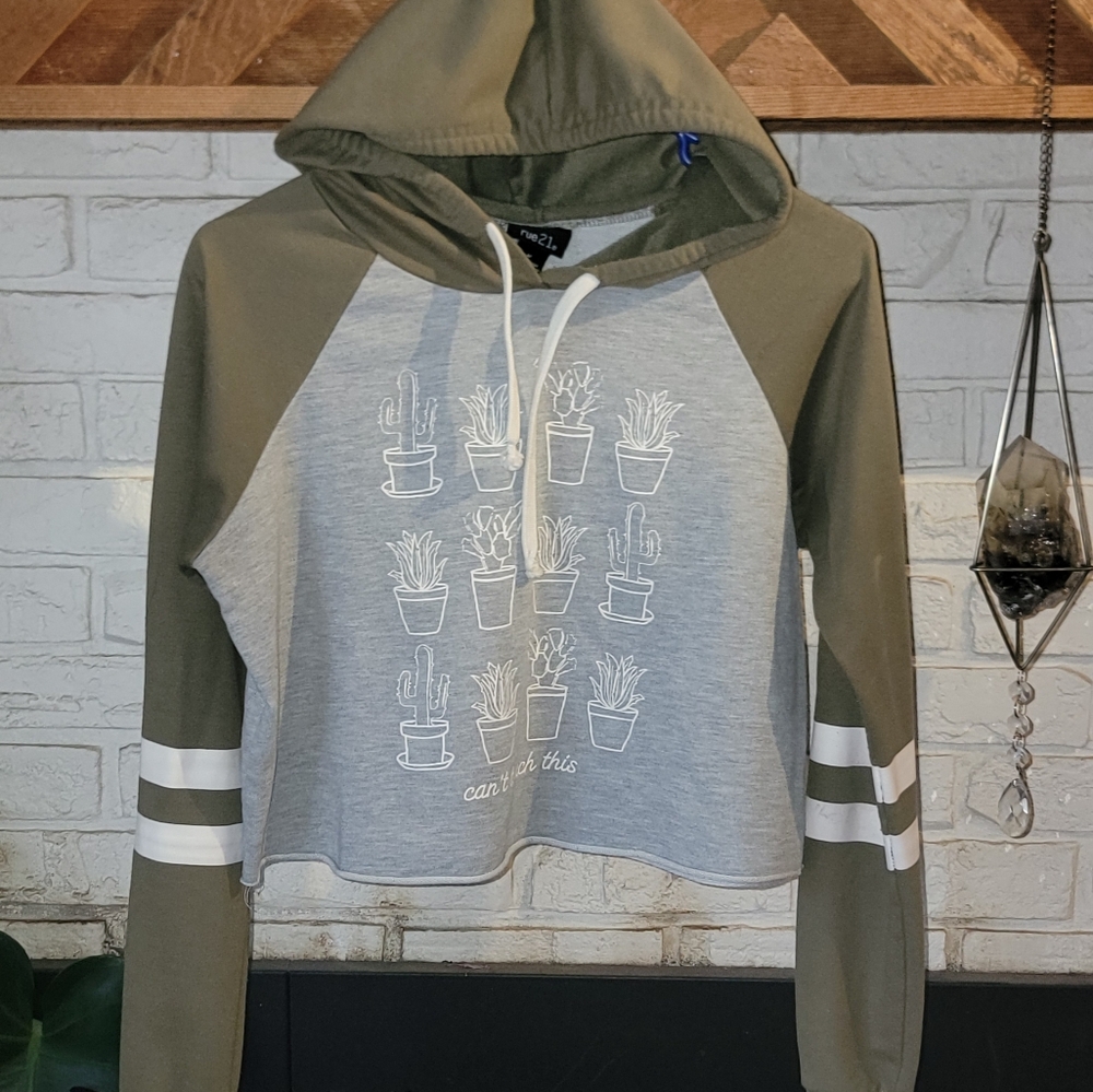 Rue 21 Cropped Long Sleeve Plant Lovers Hoodie Size M